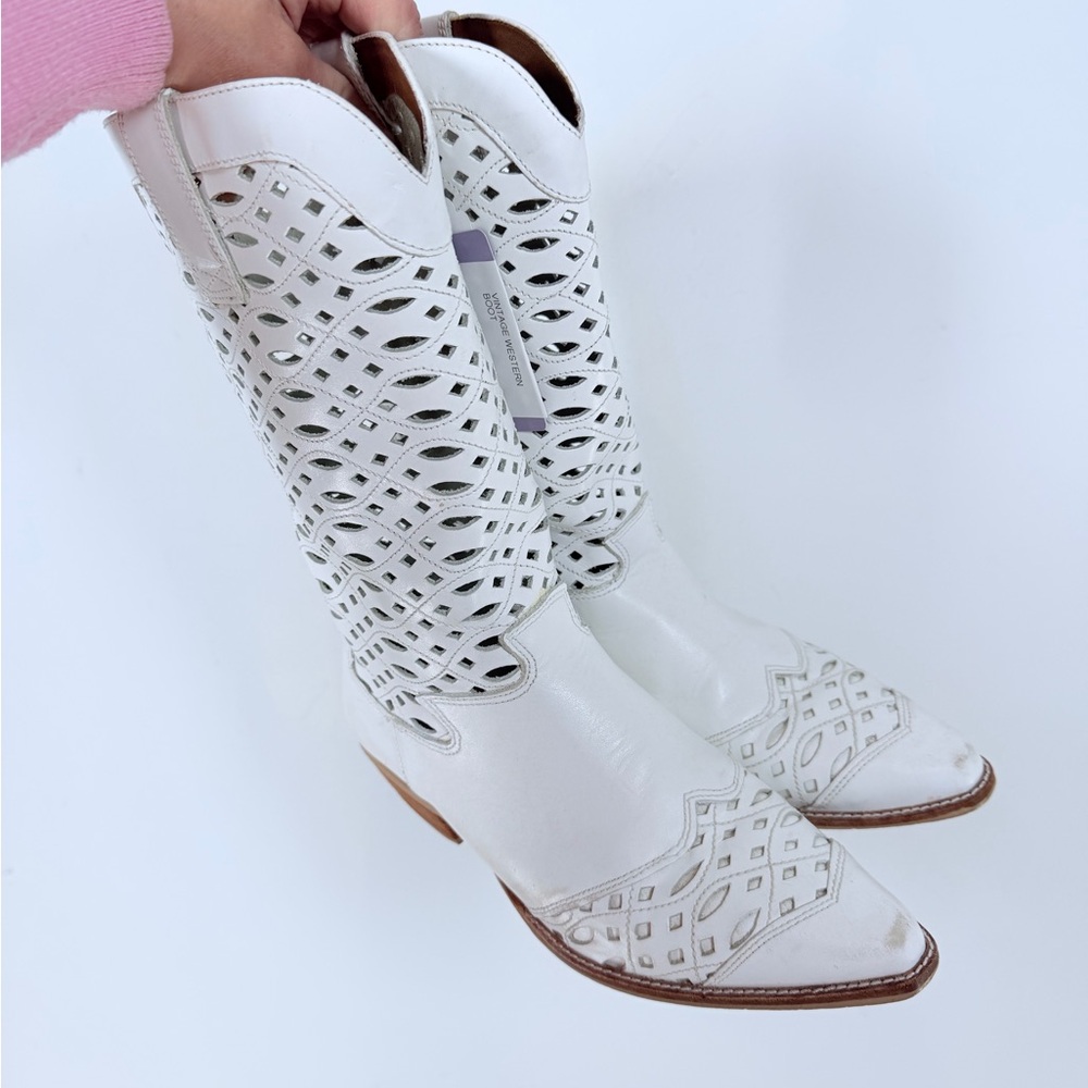 Nine West Vintage White Cutout Heeled Boots, Size 7.5 - Picture 4 of 6